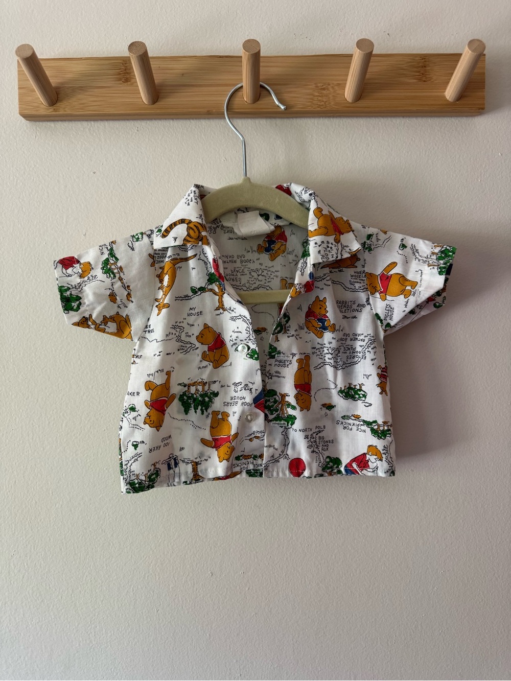 Vintage 1970s Sears Winnie The Pooh The 100 Acre Woods cotton button up